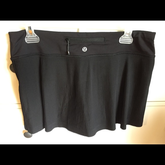 lululemon athletica Dresses & Skirts - Lululemon Skirts Pleat To Street Ii Skirt